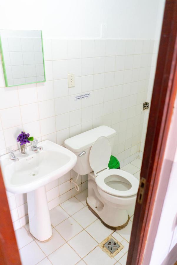 Hostal Zeballos Tarija Bagian luar foto