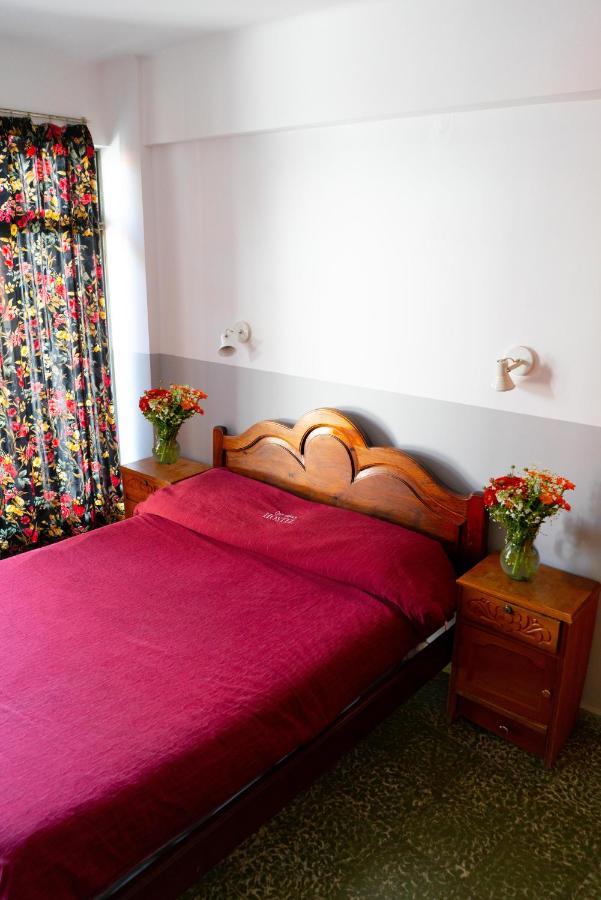 Hostal Zeballos Tarija Bagian luar foto