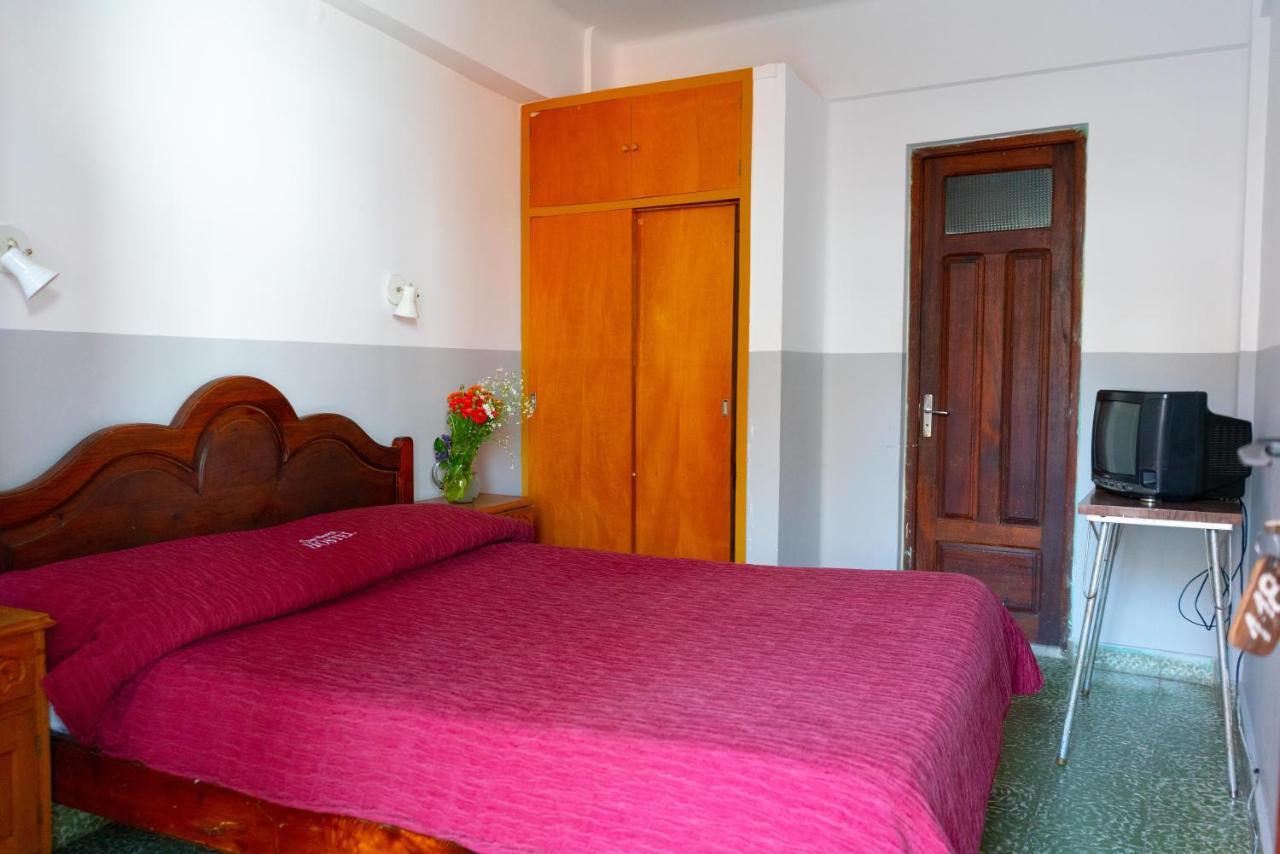 Hostal Zeballos Tarija Bagian luar foto