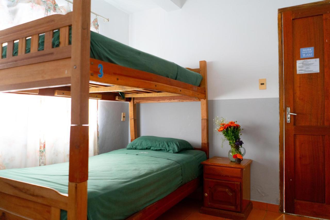 Hostal Zeballos Tarija Bagian luar foto
