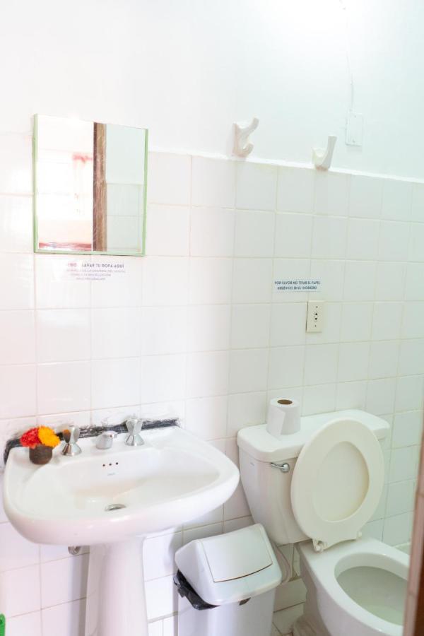 Hostal Zeballos Tarija Bagian luar foto